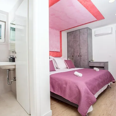 Honey With Private Pool, Near Split Vila *
